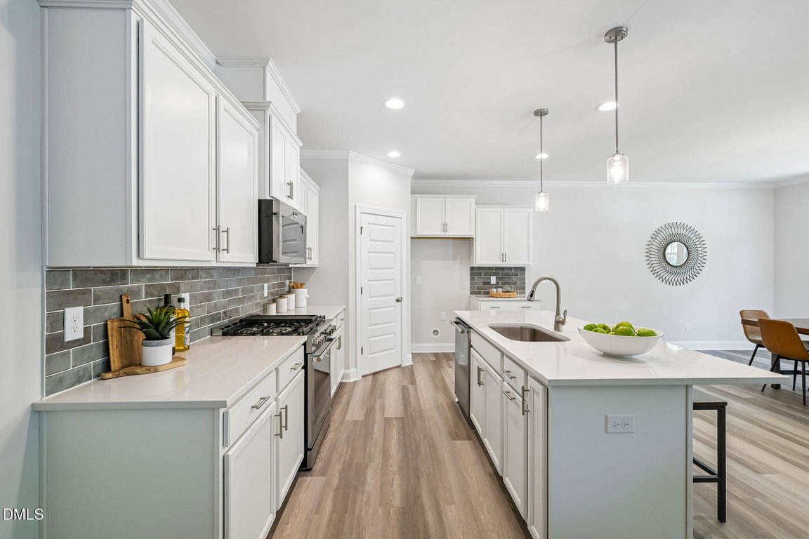 17-web-or-mls-Starlet Ridge Way-S3005-01