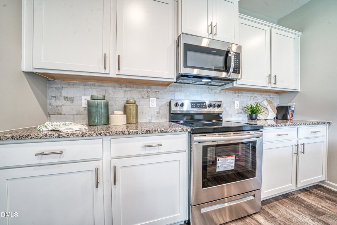 320 Ember Street — photo 3