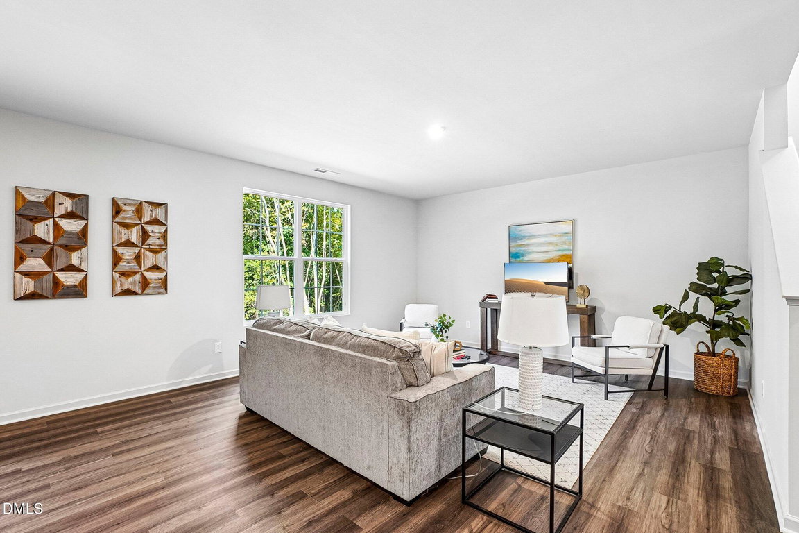5-web-or-mls-Ember St-S0310-005