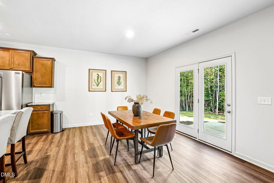 8-web-or-mls-Ember St-S0310-008