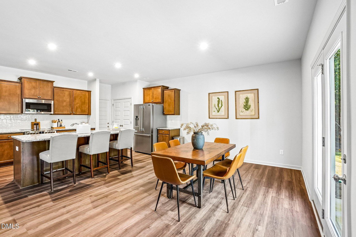 9-web-or-mls-Ember St-S0310-009