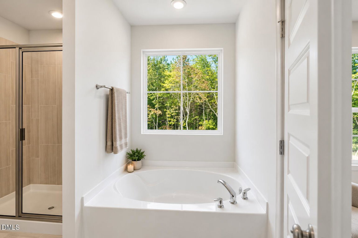 Serene Scandinavian Bathroom Retreat