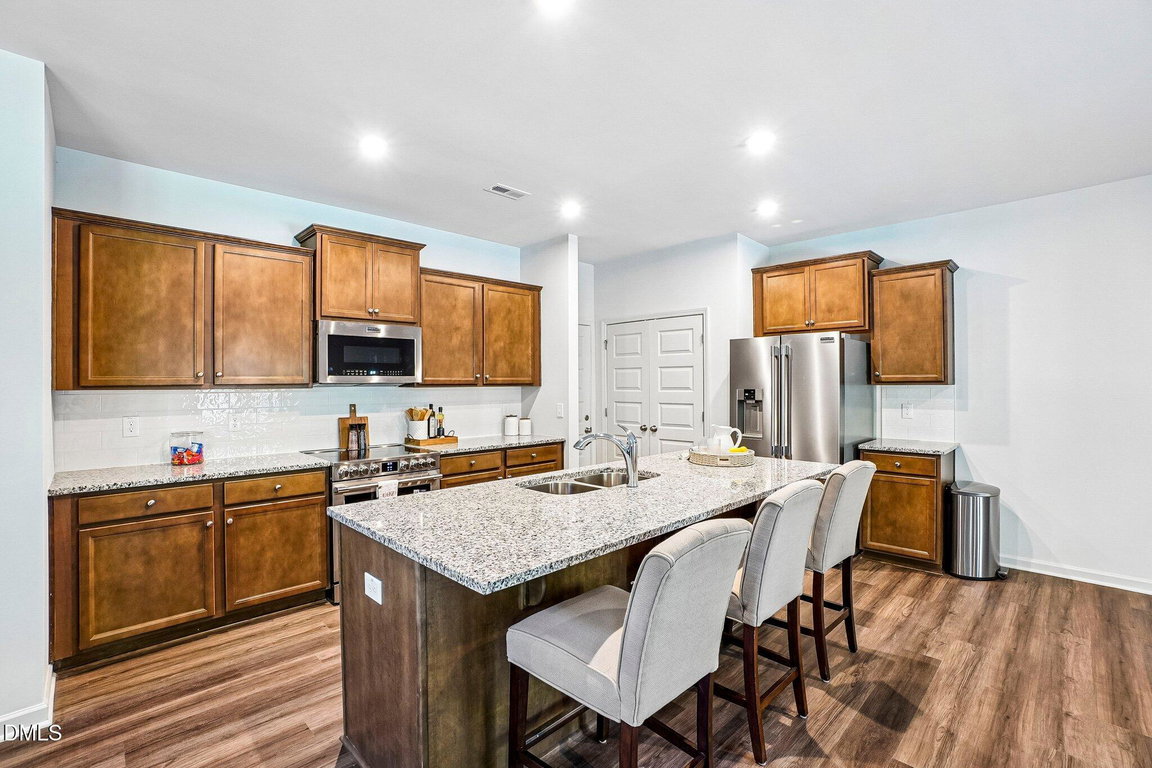 11-web-or-mls-Ember St-S0310-011