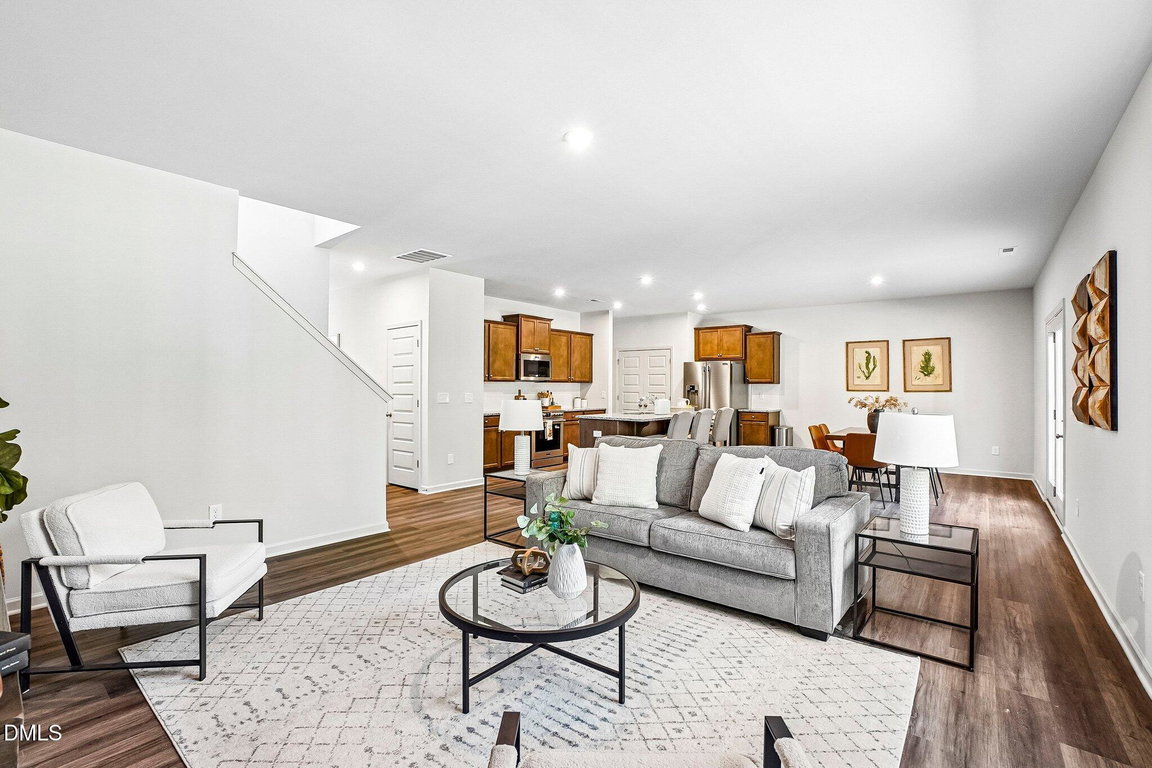 7-web-or-mls-Ember St-S0310-007