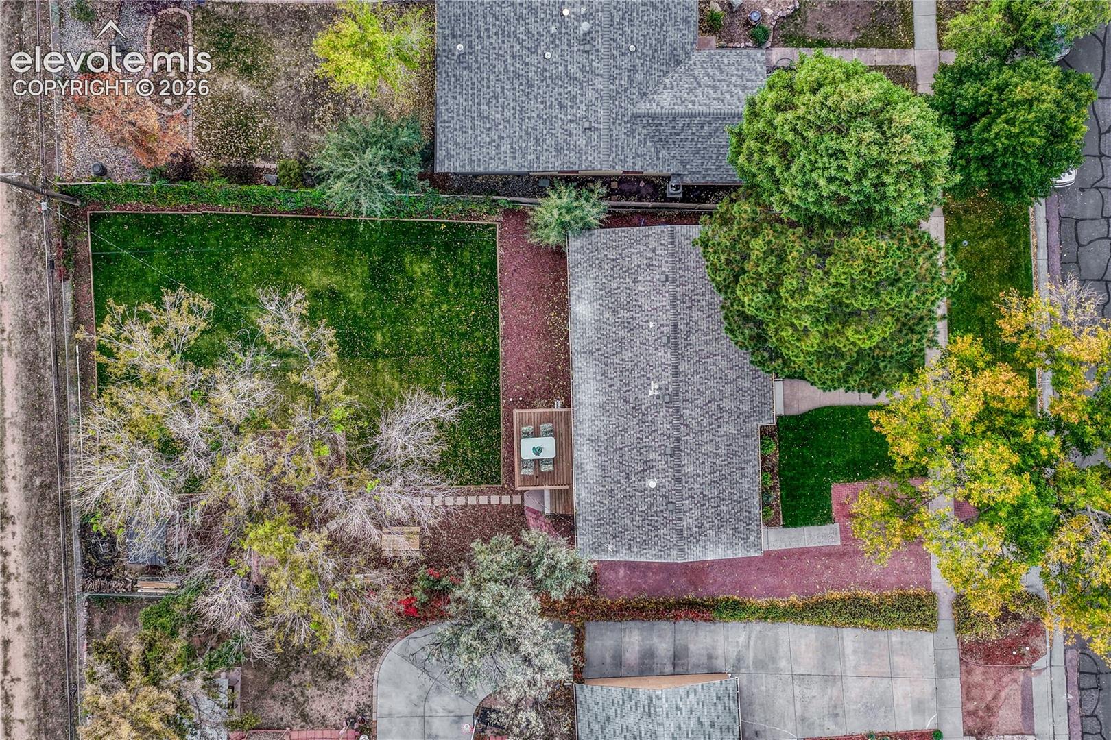 Listing photo 41 for 1221 E Madison Street