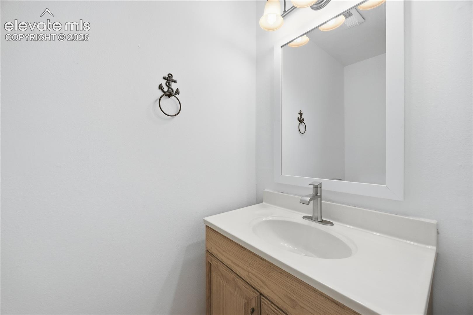 Listing photo 9 for 912 Amsterdam Drive