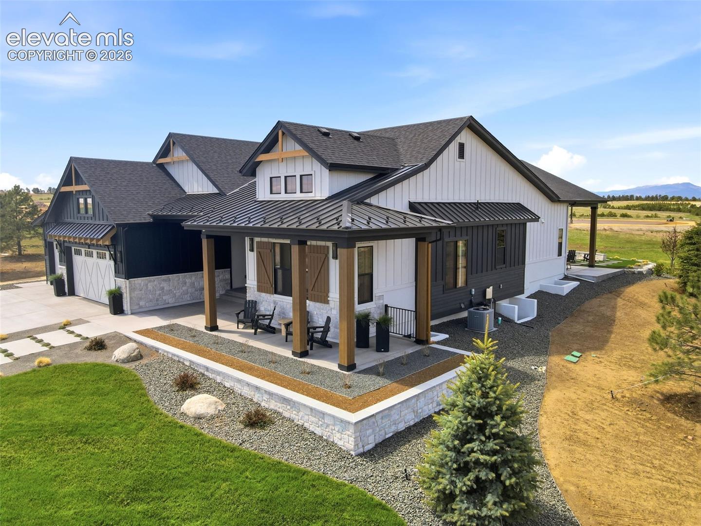 Listing photo 2 for 15390 Sandbagger Drive