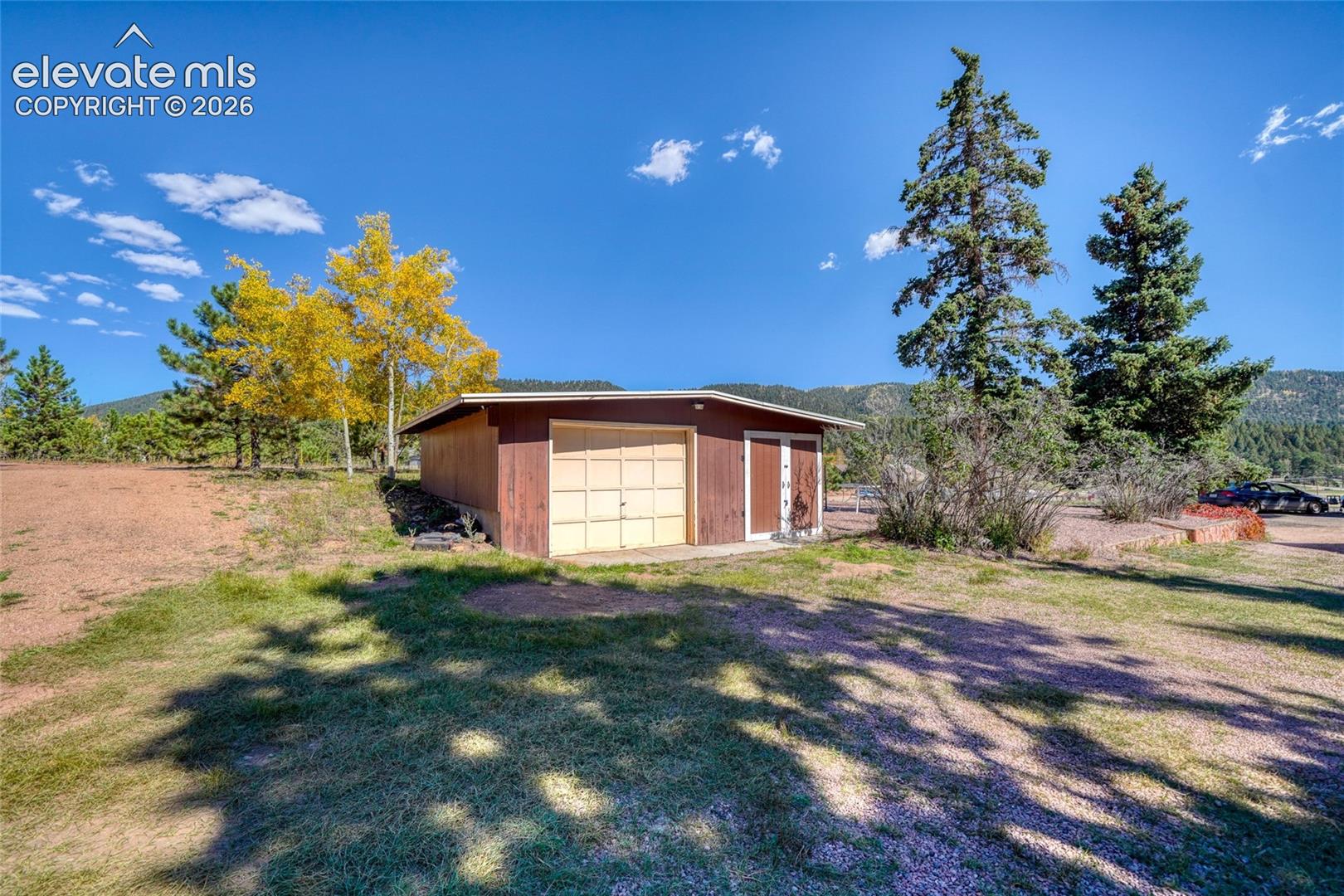 Listing photo 36 for 1867 Woodland Avenue