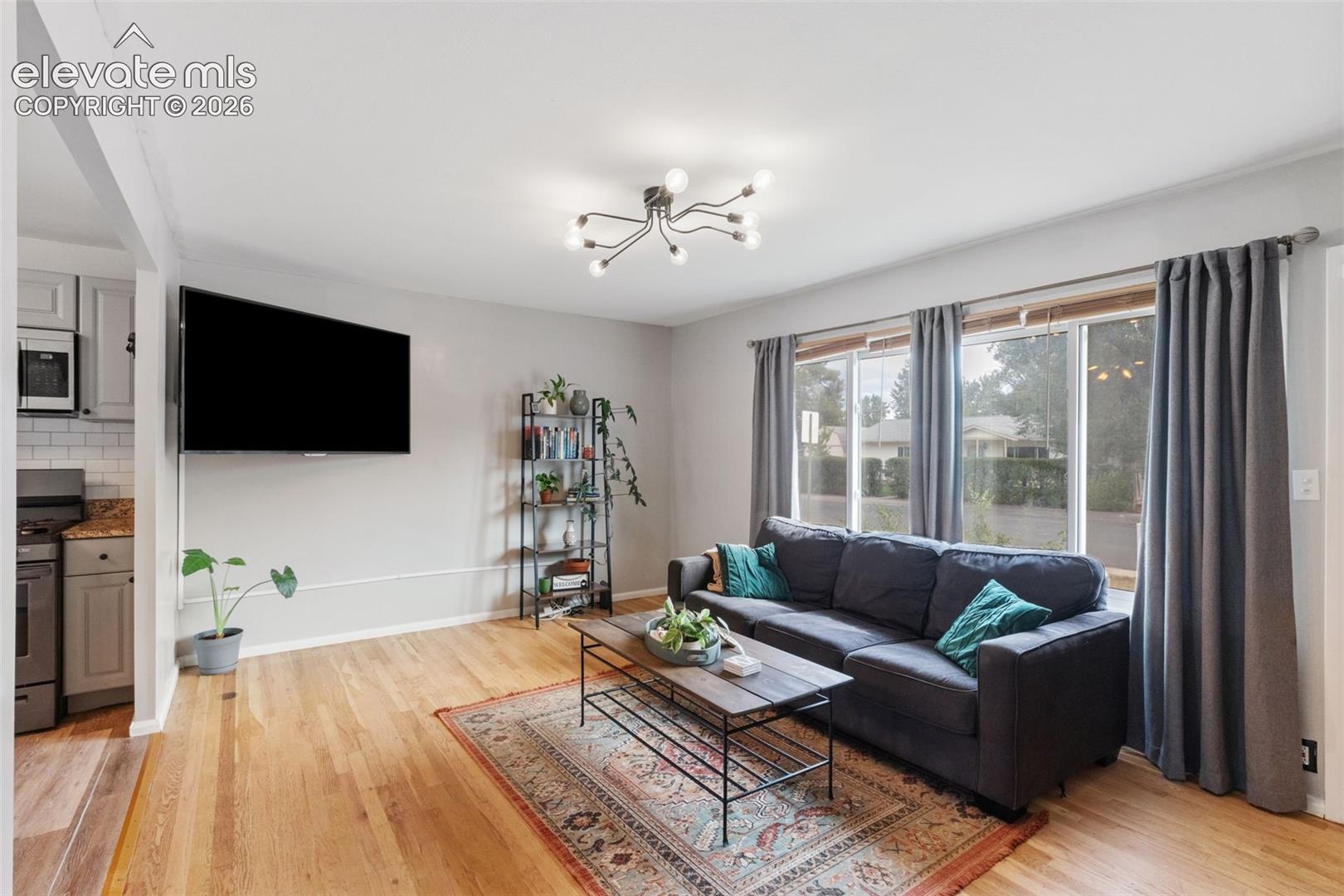 Listing photo 13 for 1138 Florence Avenue