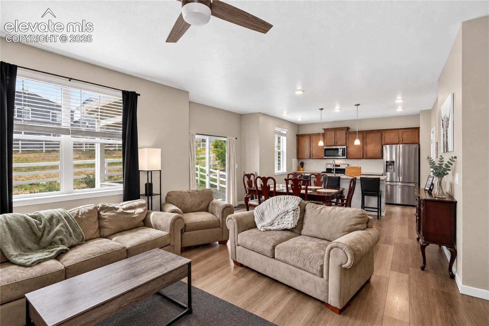 Listing photo 3 for 2051 Rosette Lane