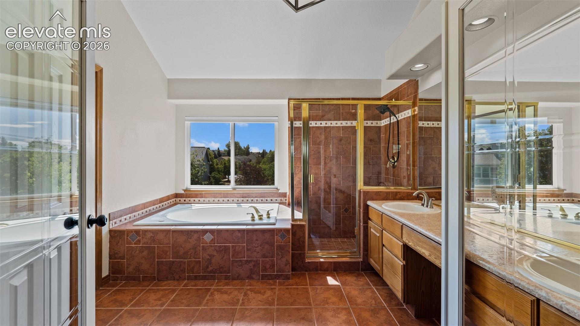 Listing photo 22 for 2405 Linenhall Court
