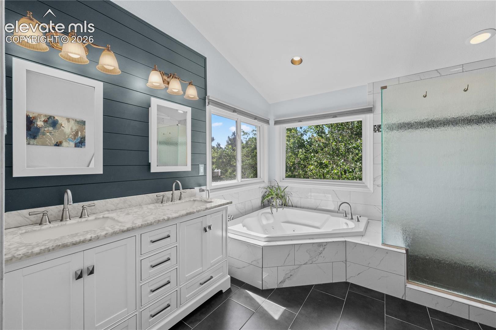 Listing photo 19 for 17815 Saddlewood Road