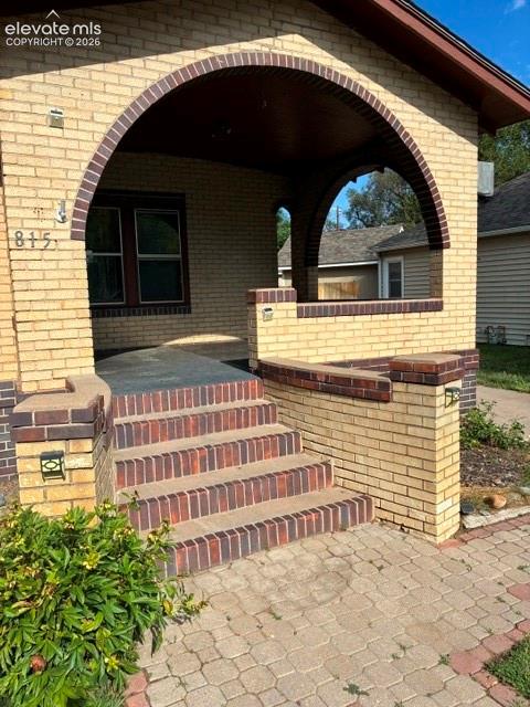 Listing photo 2 for 815 Bragdon Avenue