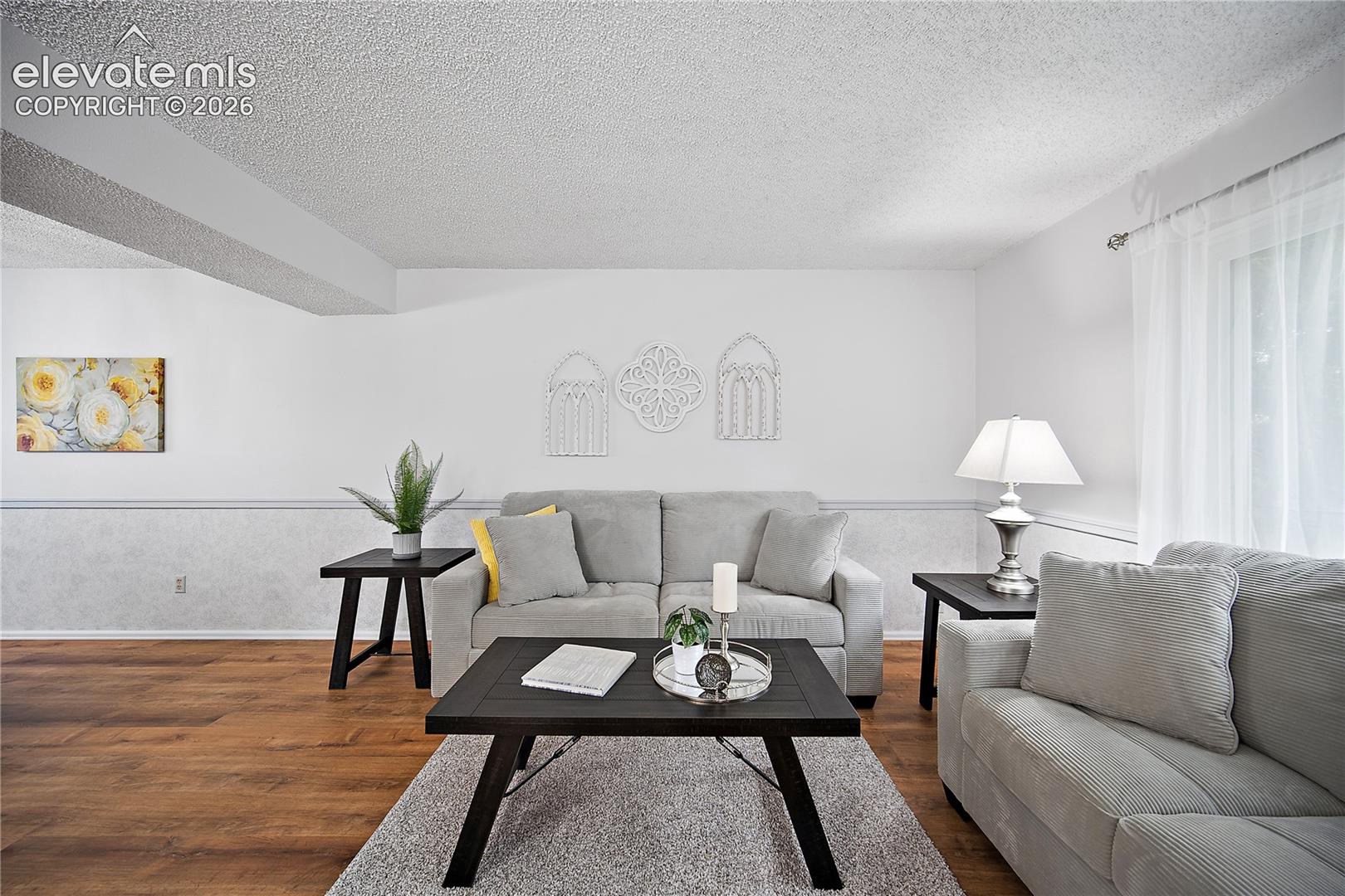 Listing photo 6 for 2998 Westcliff Circle