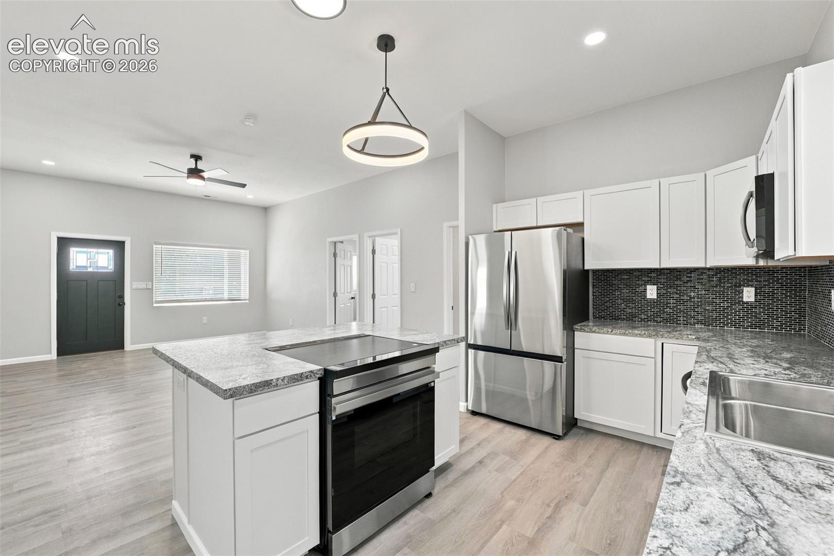 Listing photo 4 for 2200 Lewis Avenue