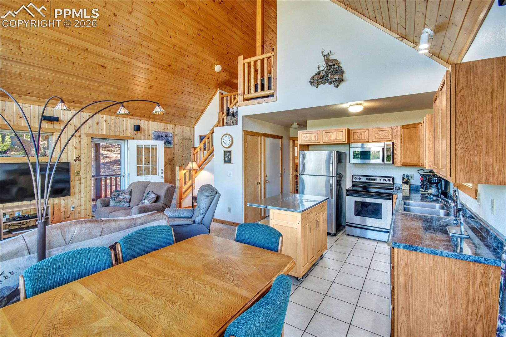Listing photo 11 for 71 Durelli Drive