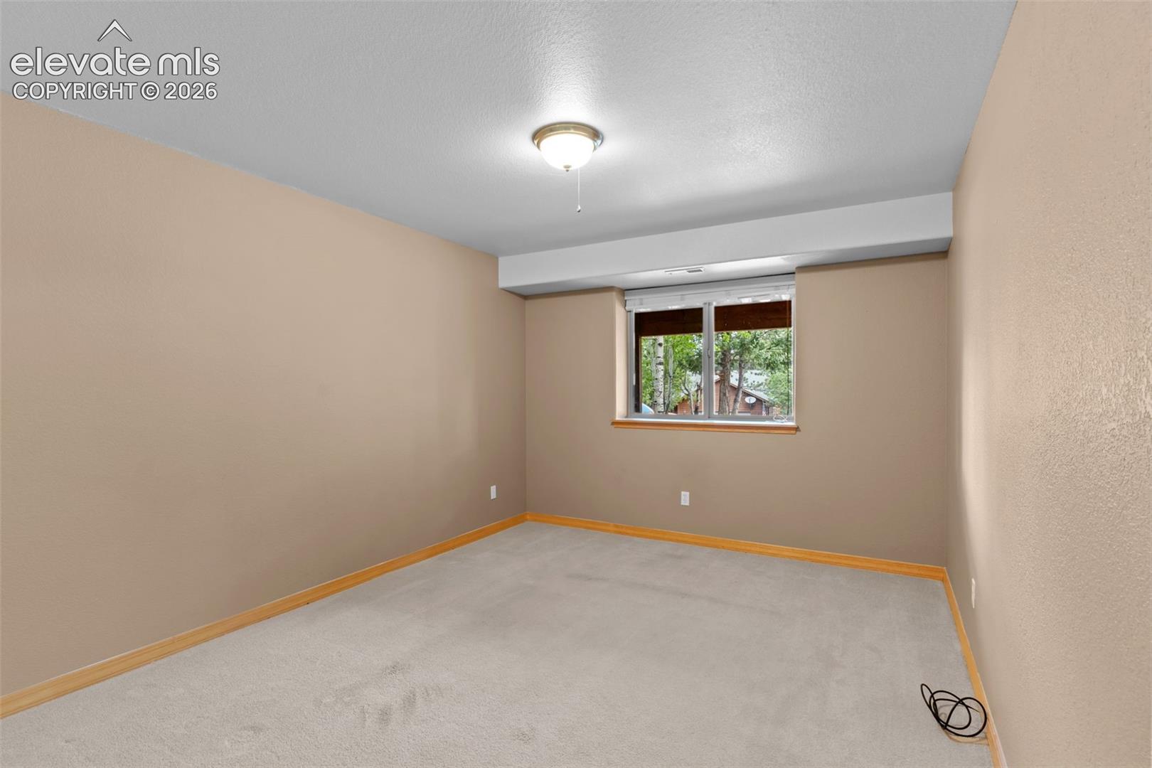 Listing photo 28 for 1215 Karen Lane