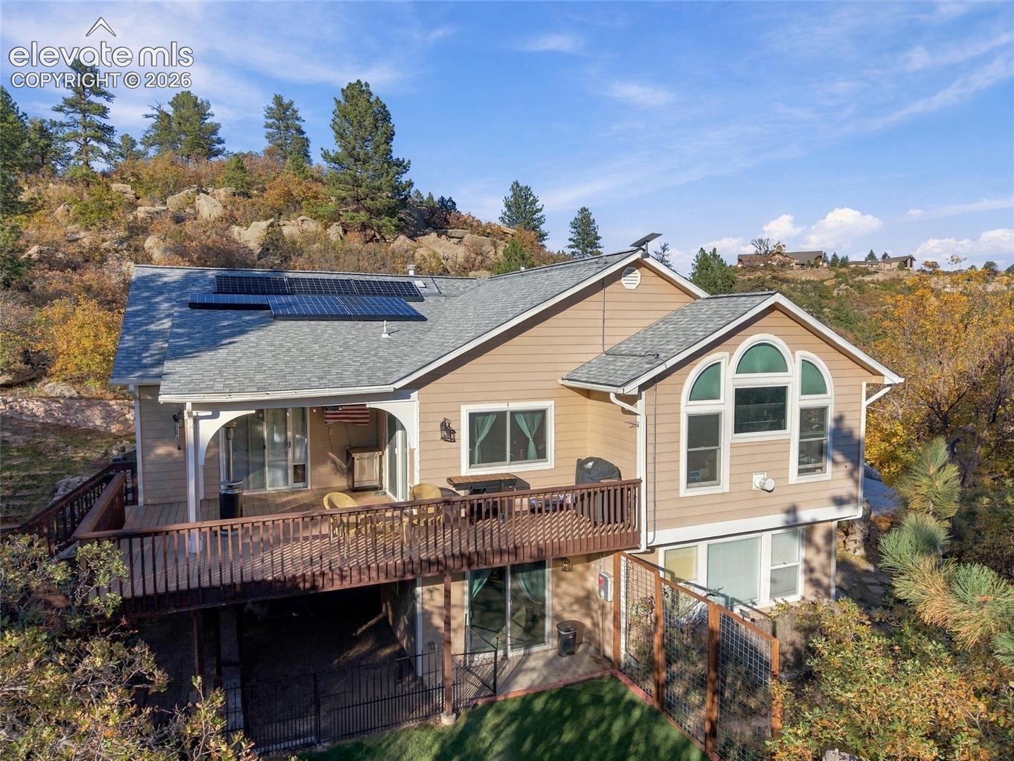 Listing photo 9 for 395 Dawson Court