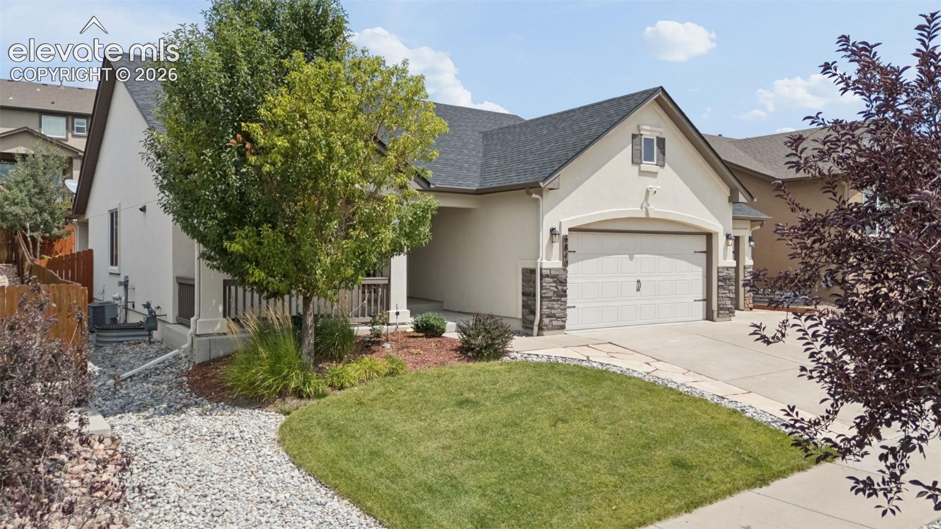 Listing photo 2 for 6840 Mustang Rim Drive