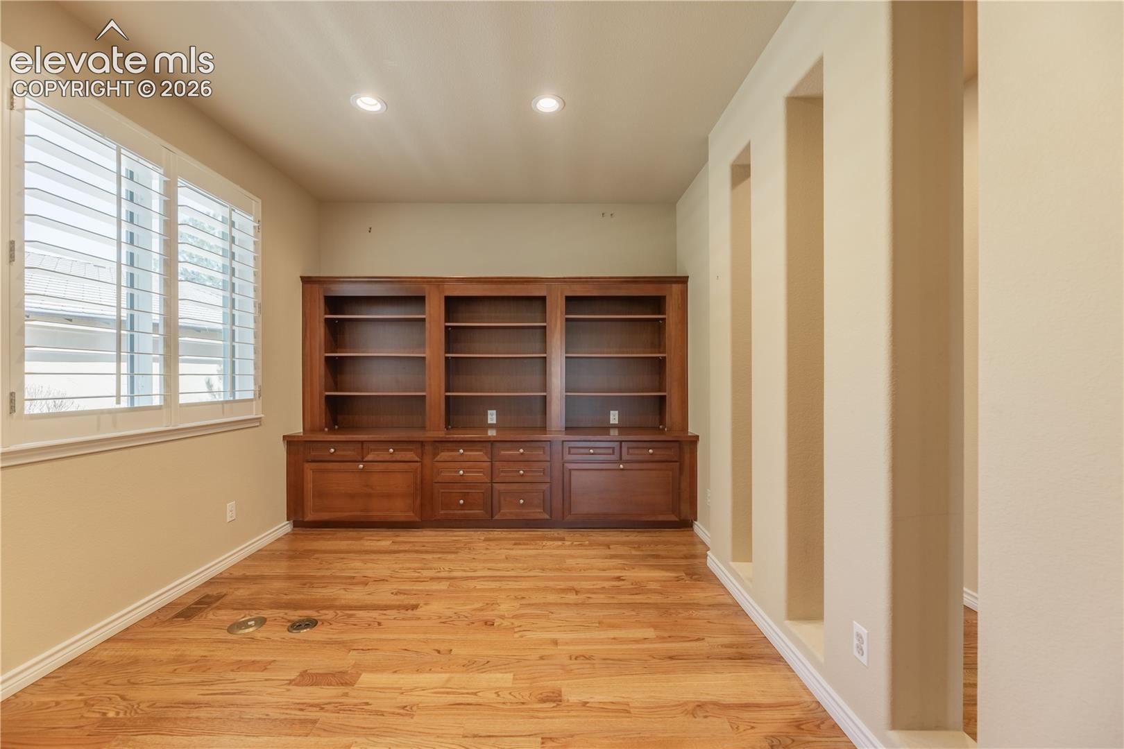 Listing photo 15 for 5011 Vermillion Court