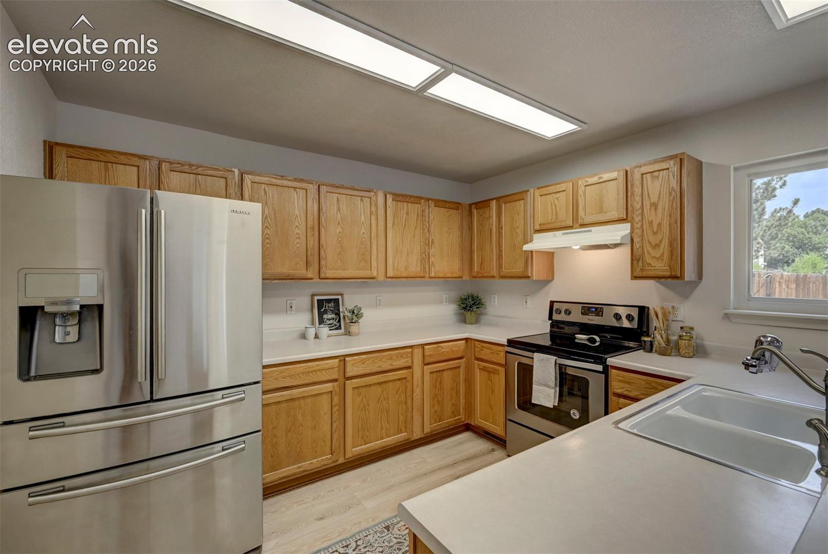 Listing photo 9 for 862 Descendant Drive