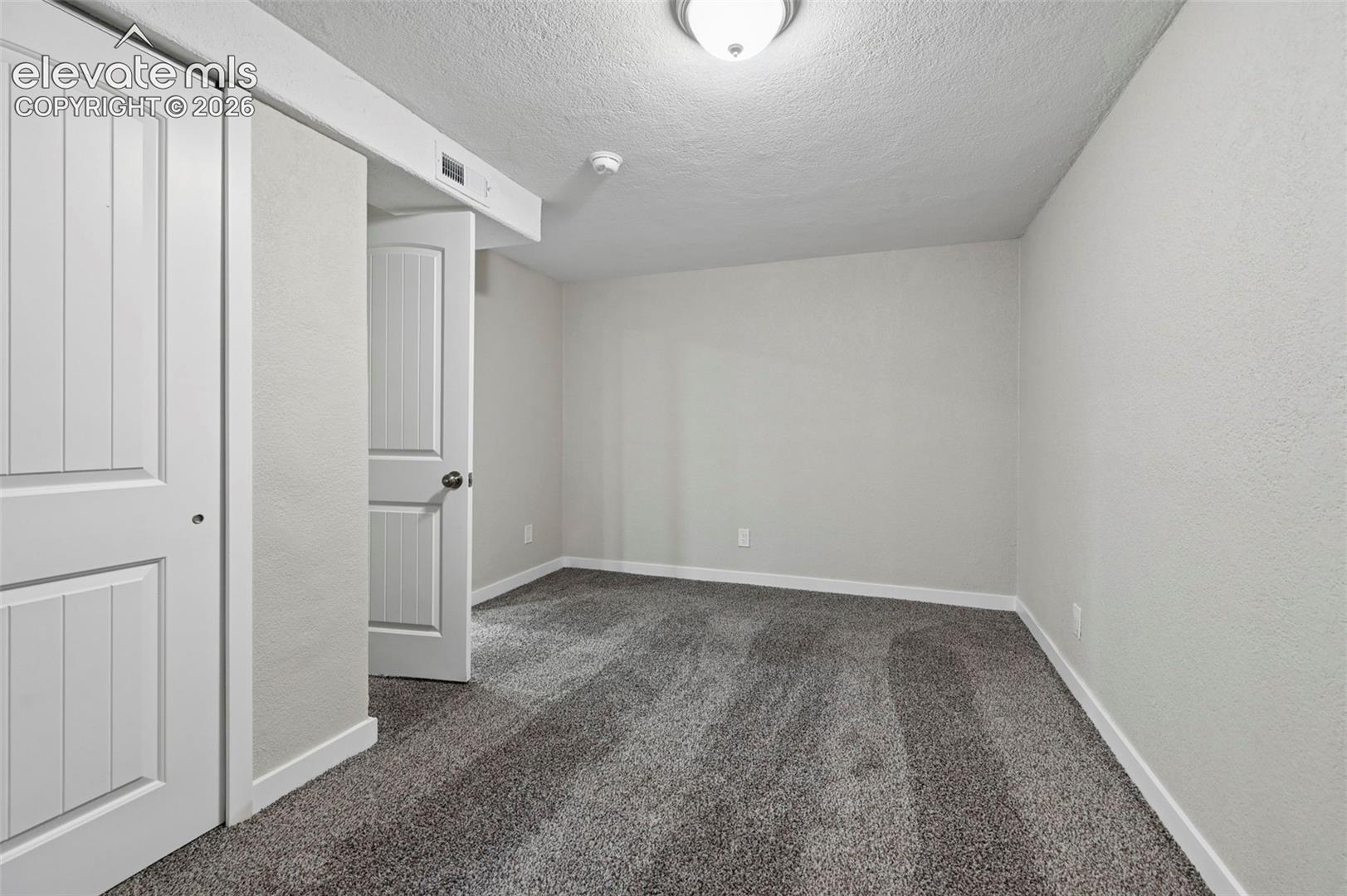 Listing photo 38 for 7313 Colonial Drive