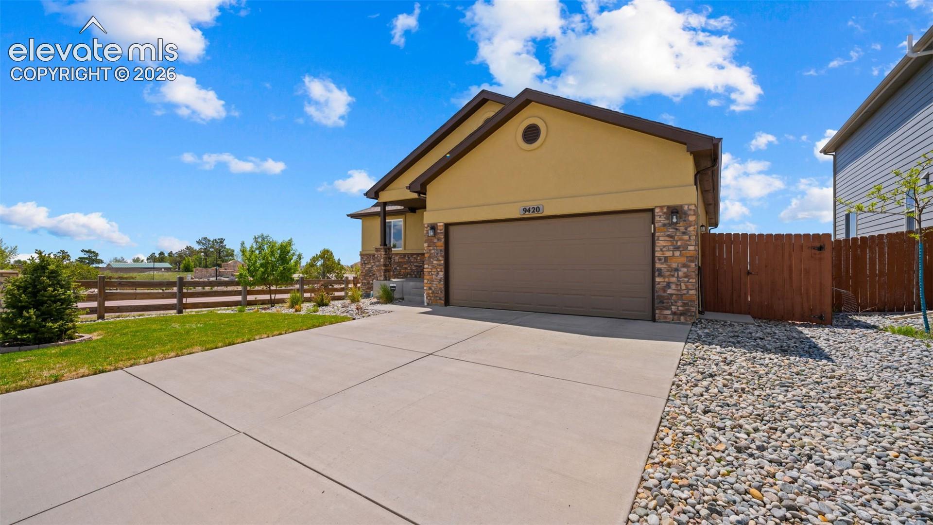 Listing photo 7 for 9420 Beryl Drive