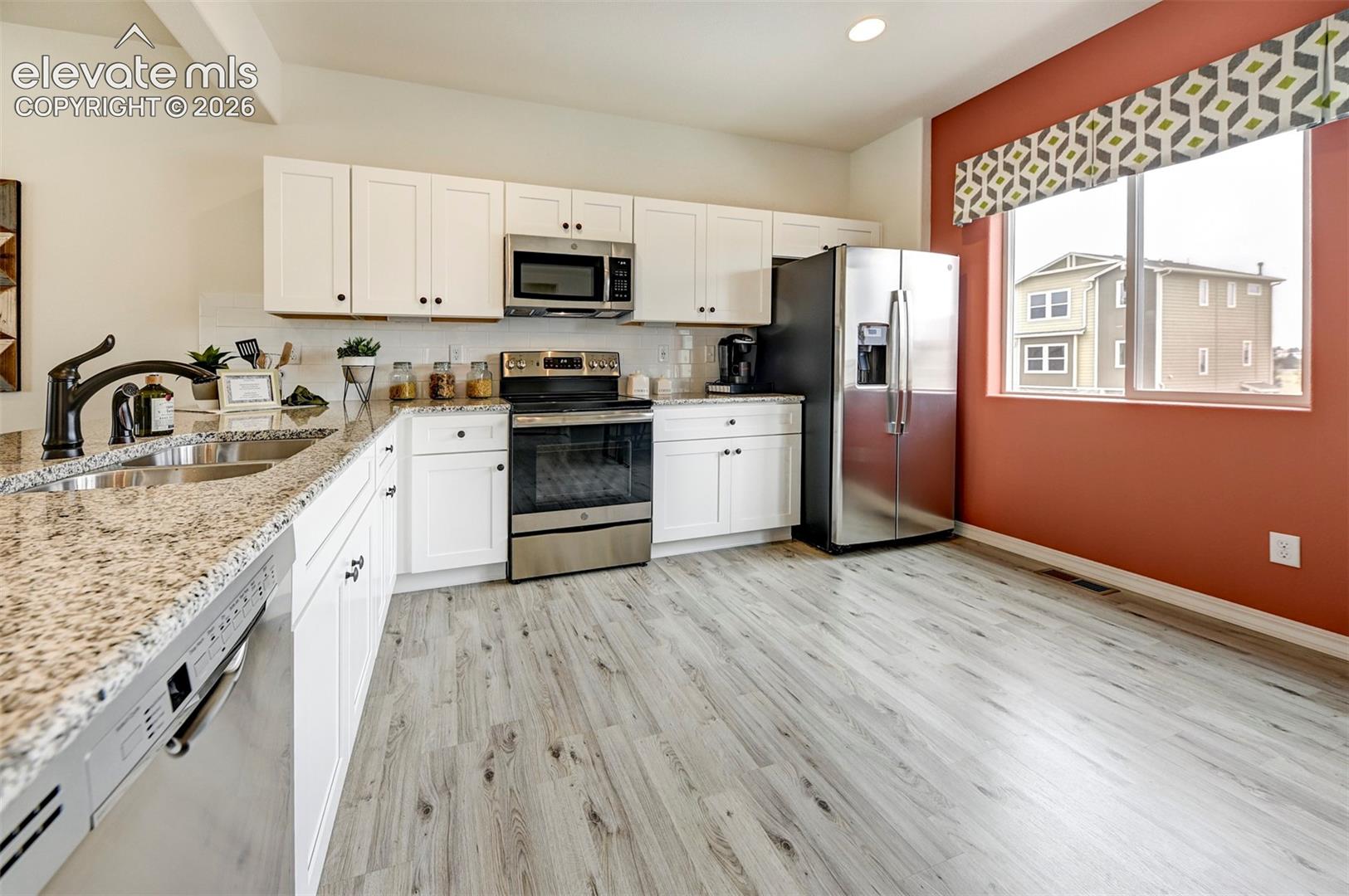 1827 Wildland Heights, photo 3
