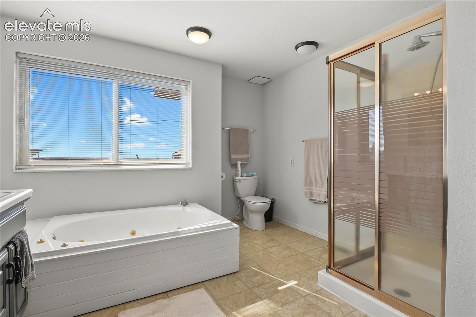 Listing photo 15 for 13550 Whistling Hills Lane