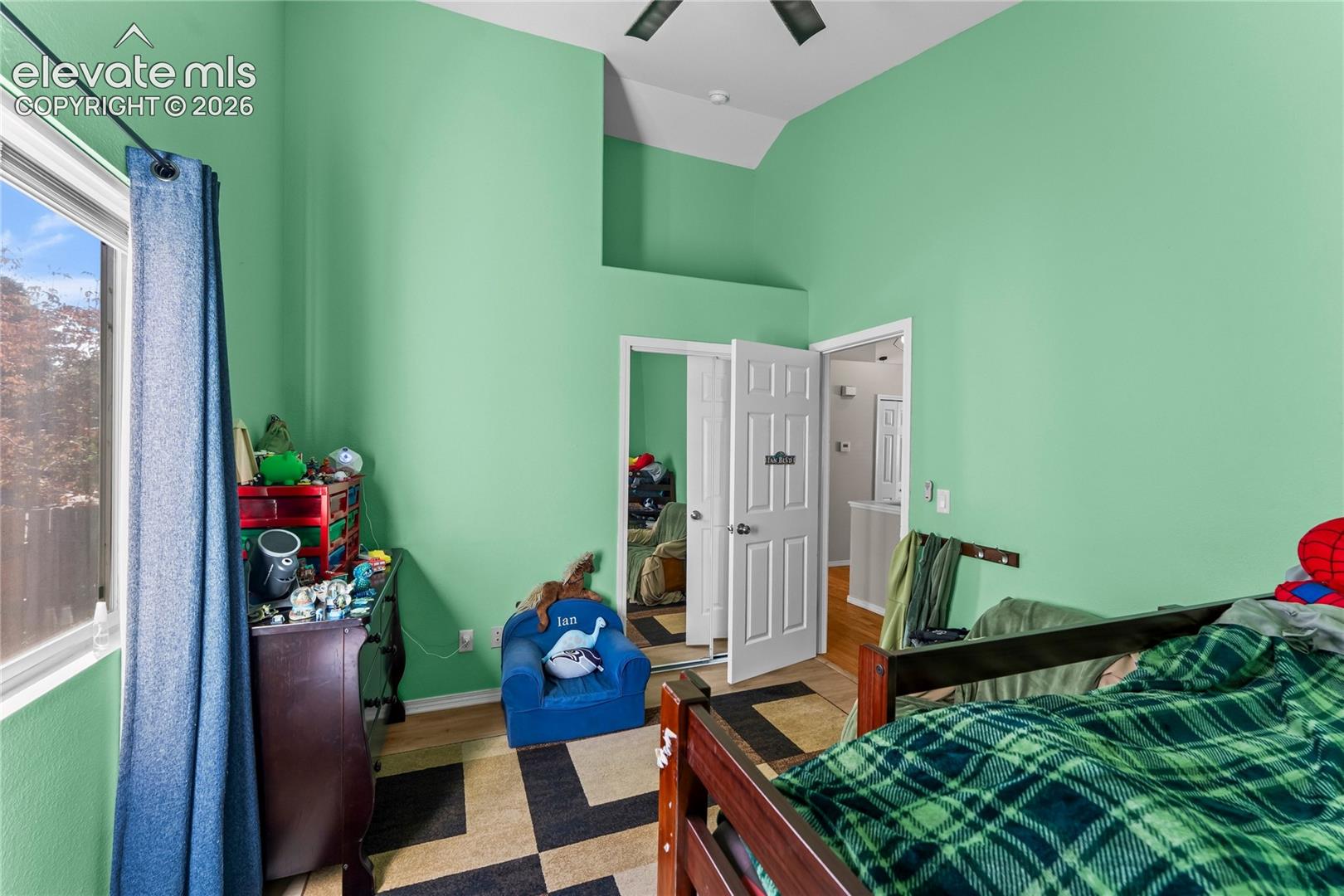 Listing photo 9 for 885 Candlestar Loop