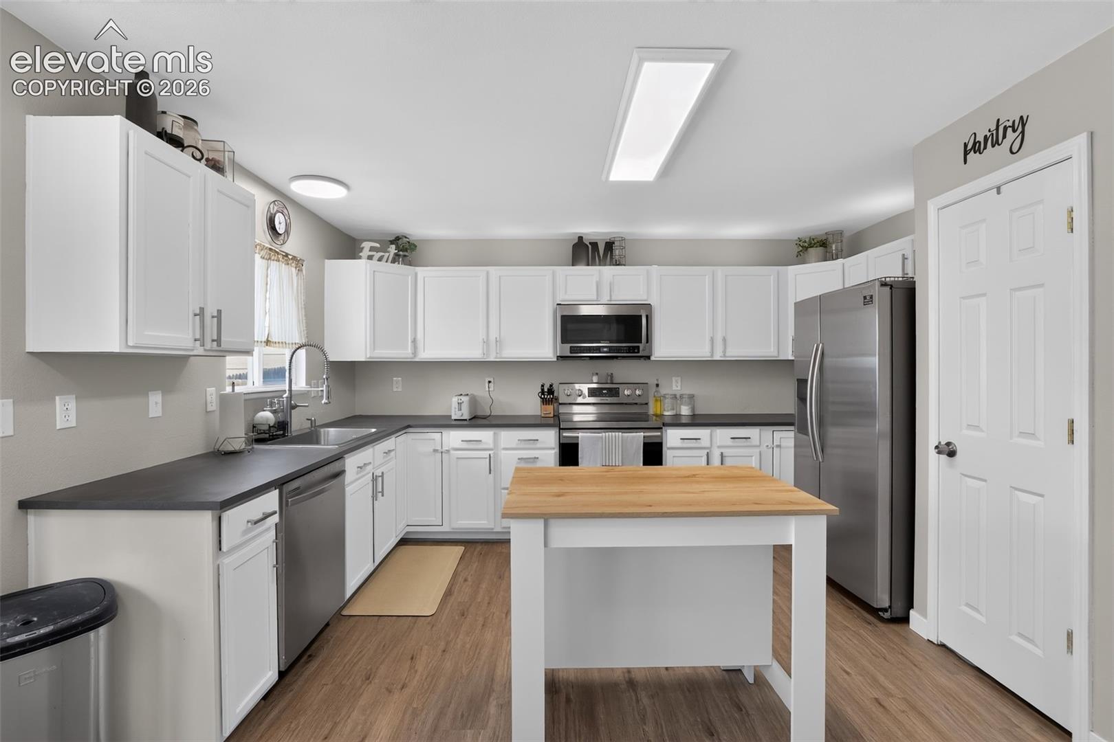 Listing photo 11 for 11216 Berry Farm Road