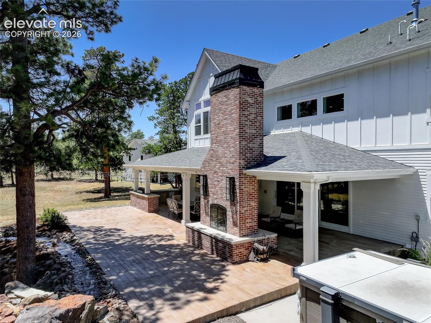 Listing photo 17 for 19404 Hilltop Pines Path
