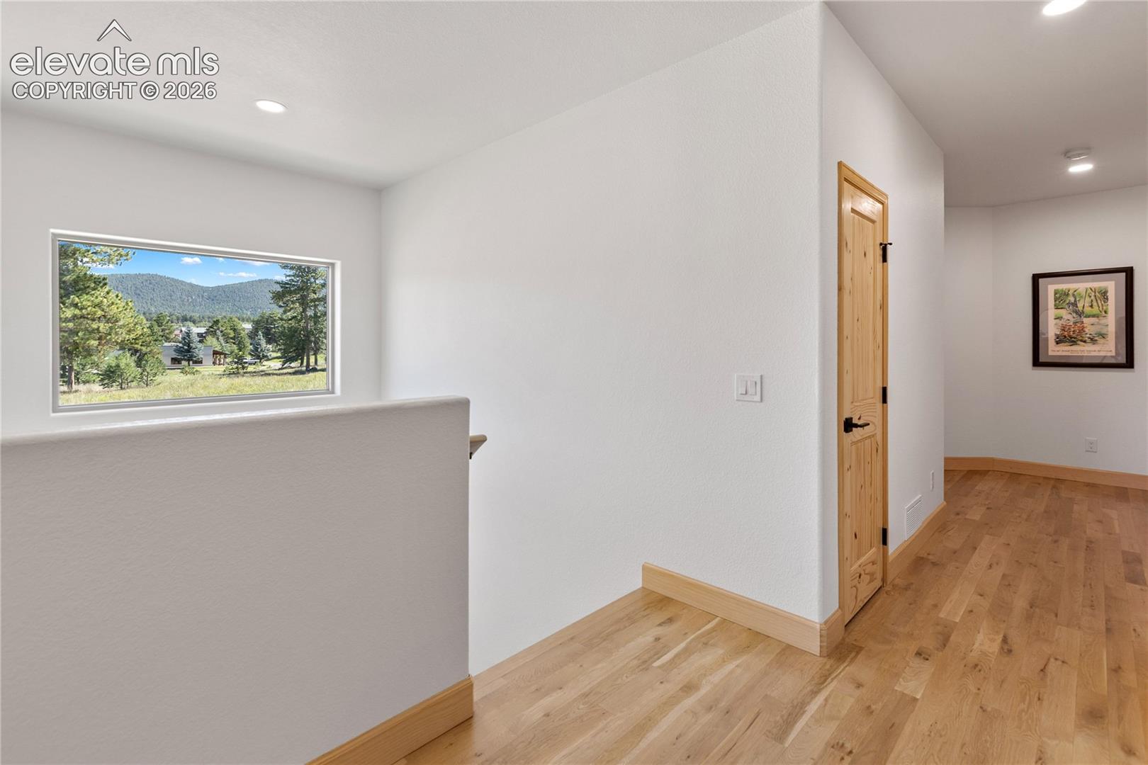 Listing photo 26 for 1382 Ridgestone Drive