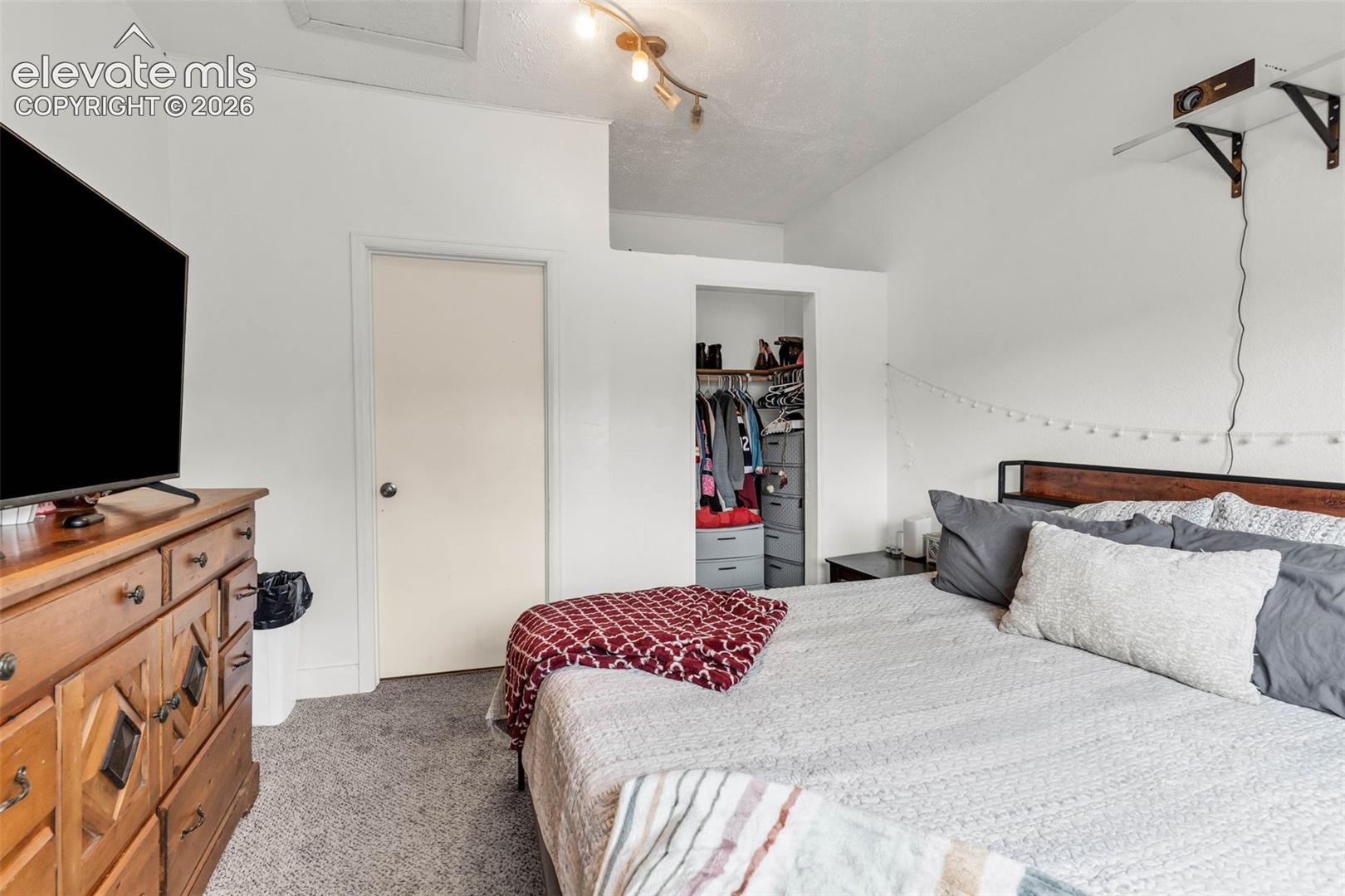 Listing photo 16 for 3 MacArthur Road
