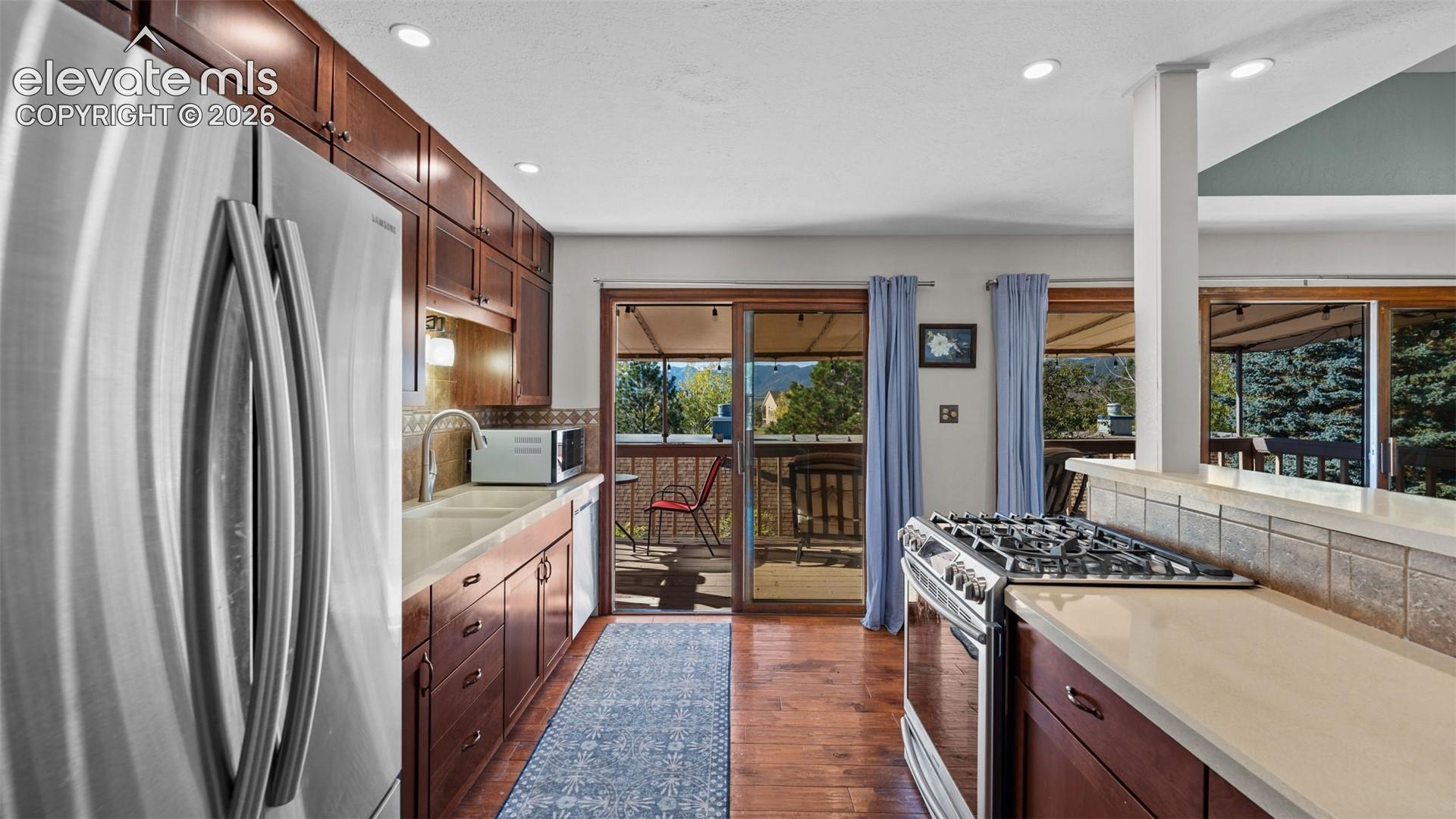 Listing photo 11 for 1741 Woodmoor Drive