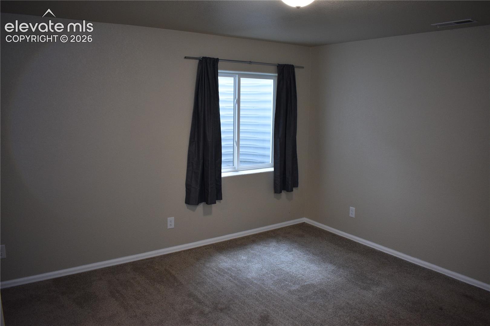 Listing photo 37 for 8059 Oliver Road