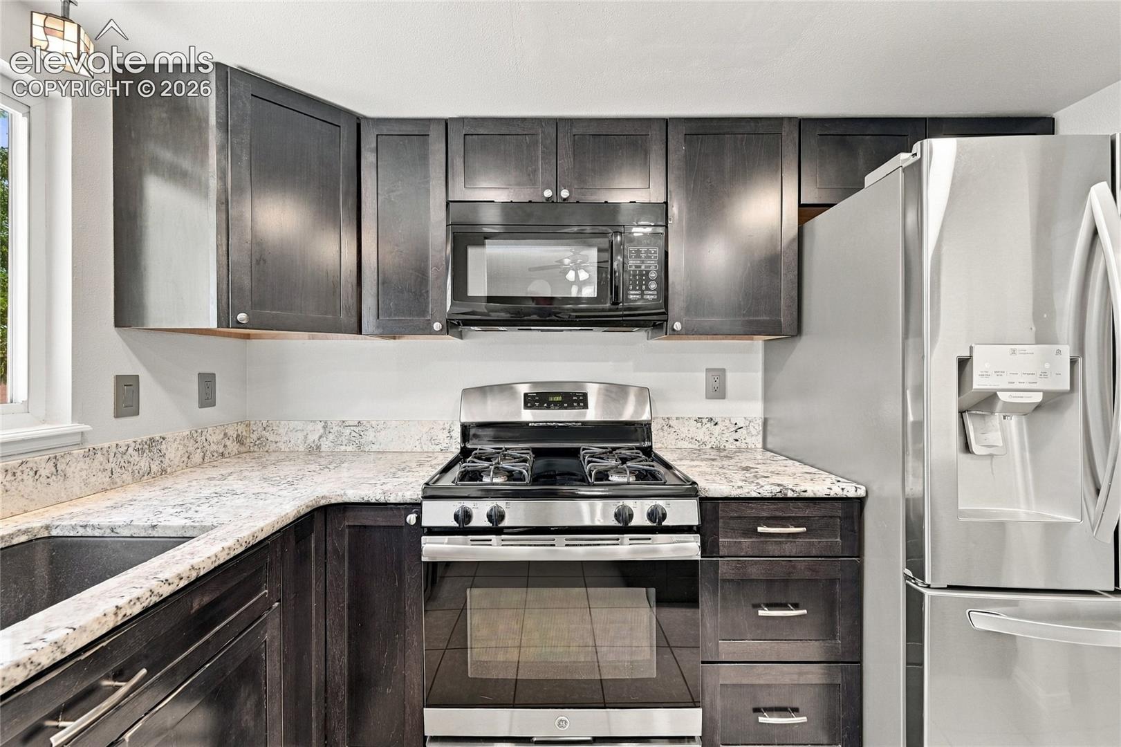 Listing photo 14 for 3705 Brisbane Drive