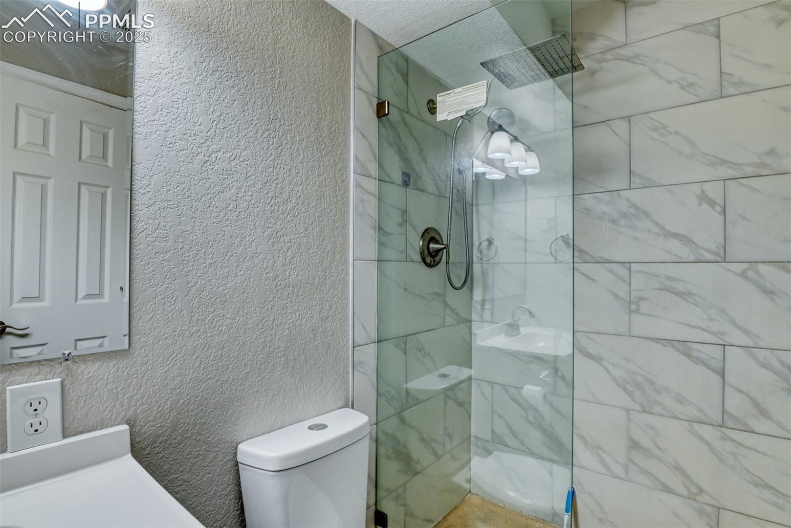 411 Lakewood Circle, photo 21