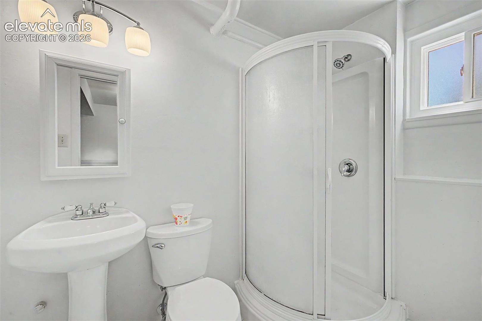 Listing photo 28 for 712 Lansing Drive