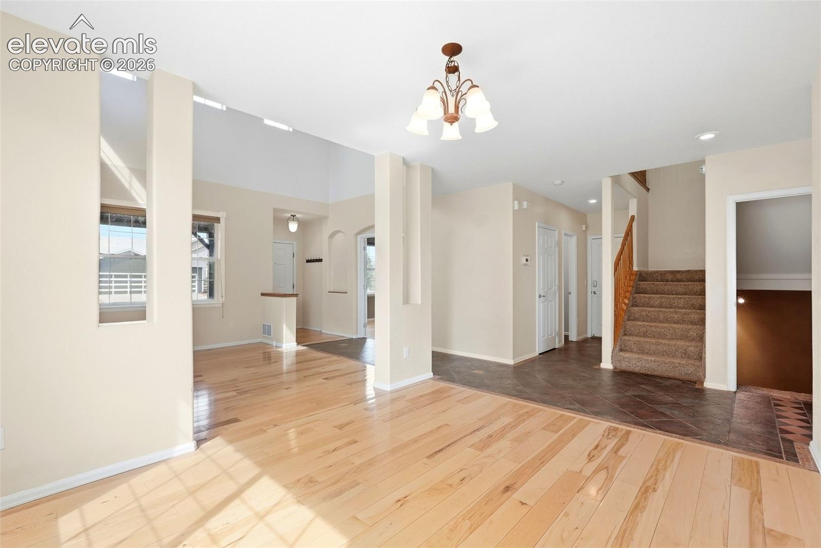 Listing photo 10 for 8931 Oakmont Road