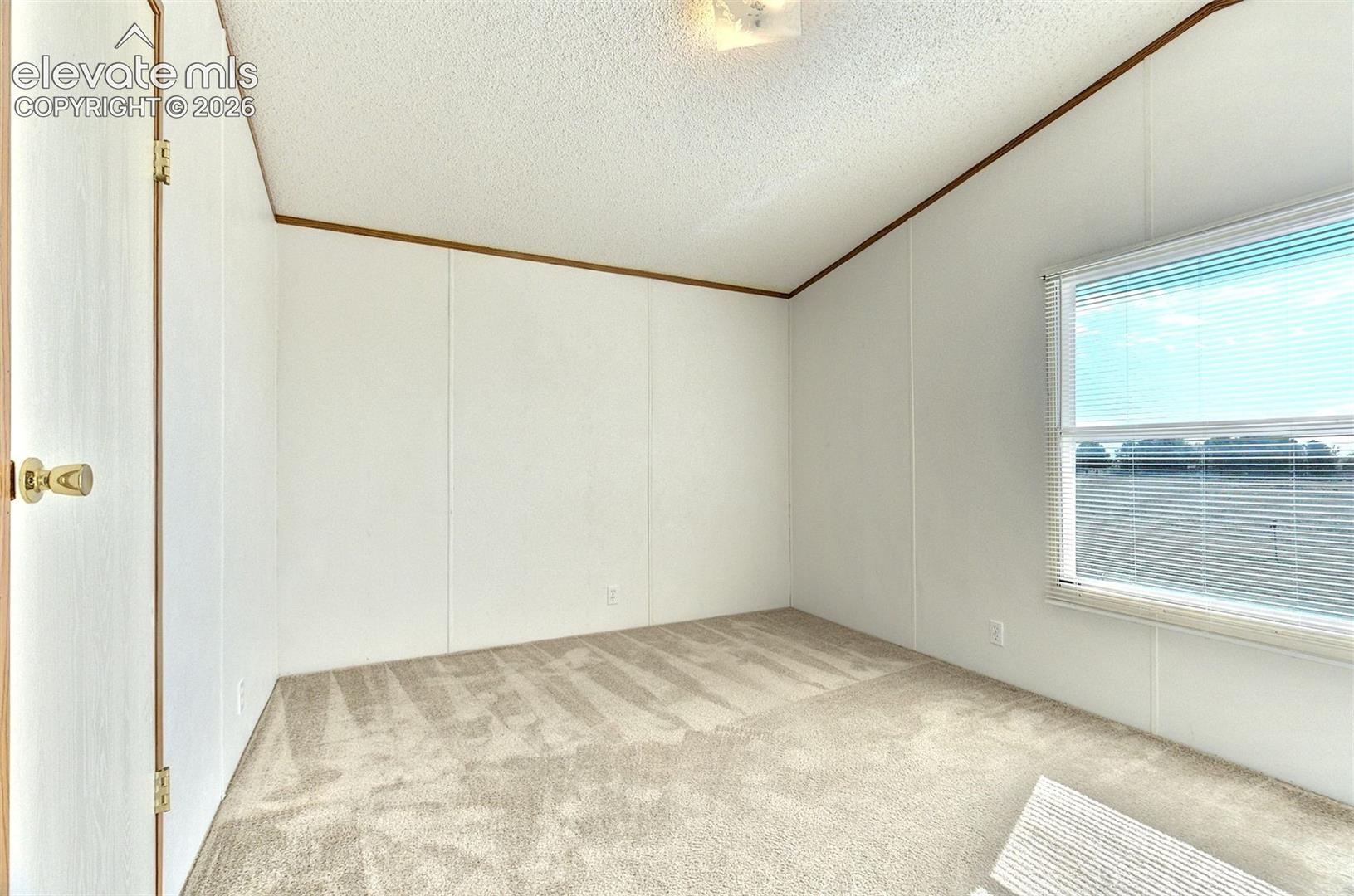 Listing photo 28 for 6375 Field View