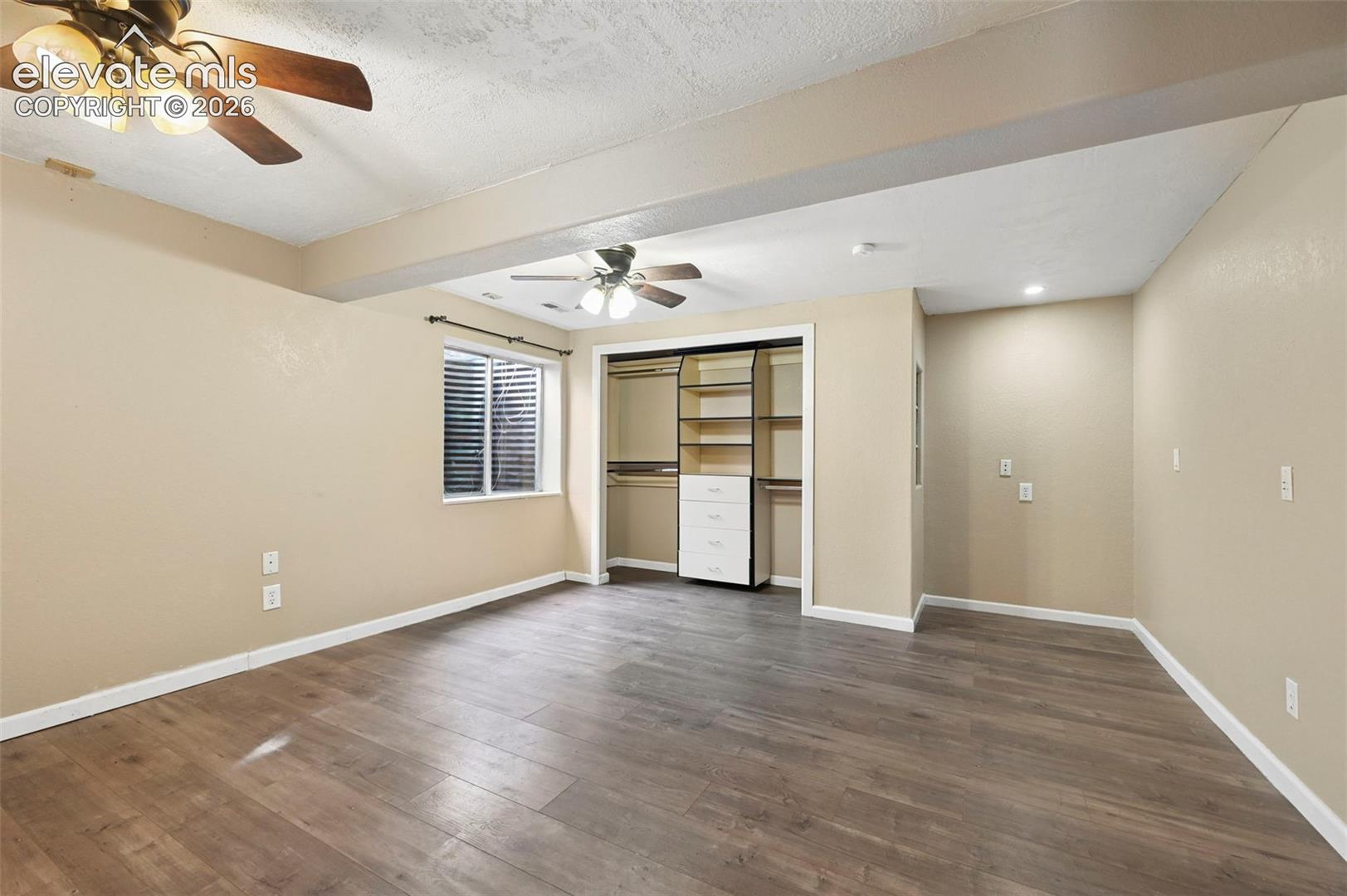Listing photo 11 for 979 S Alexis Lane