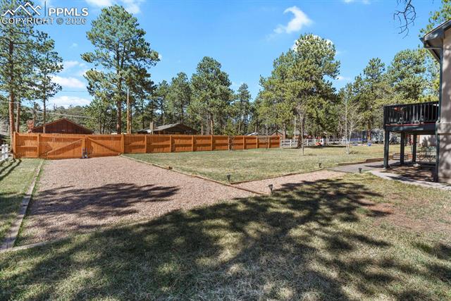 Listing photo 22 for 600 Spruce Street