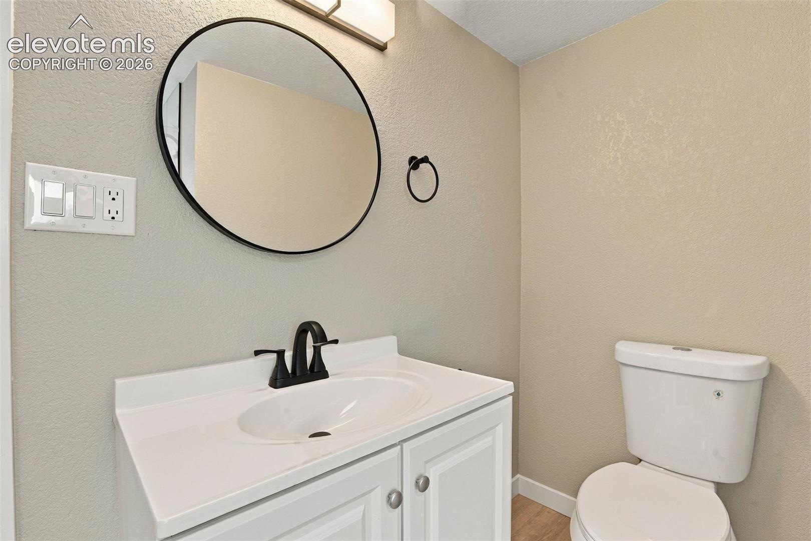 Listing photo 26 for 10672 Boone Road
