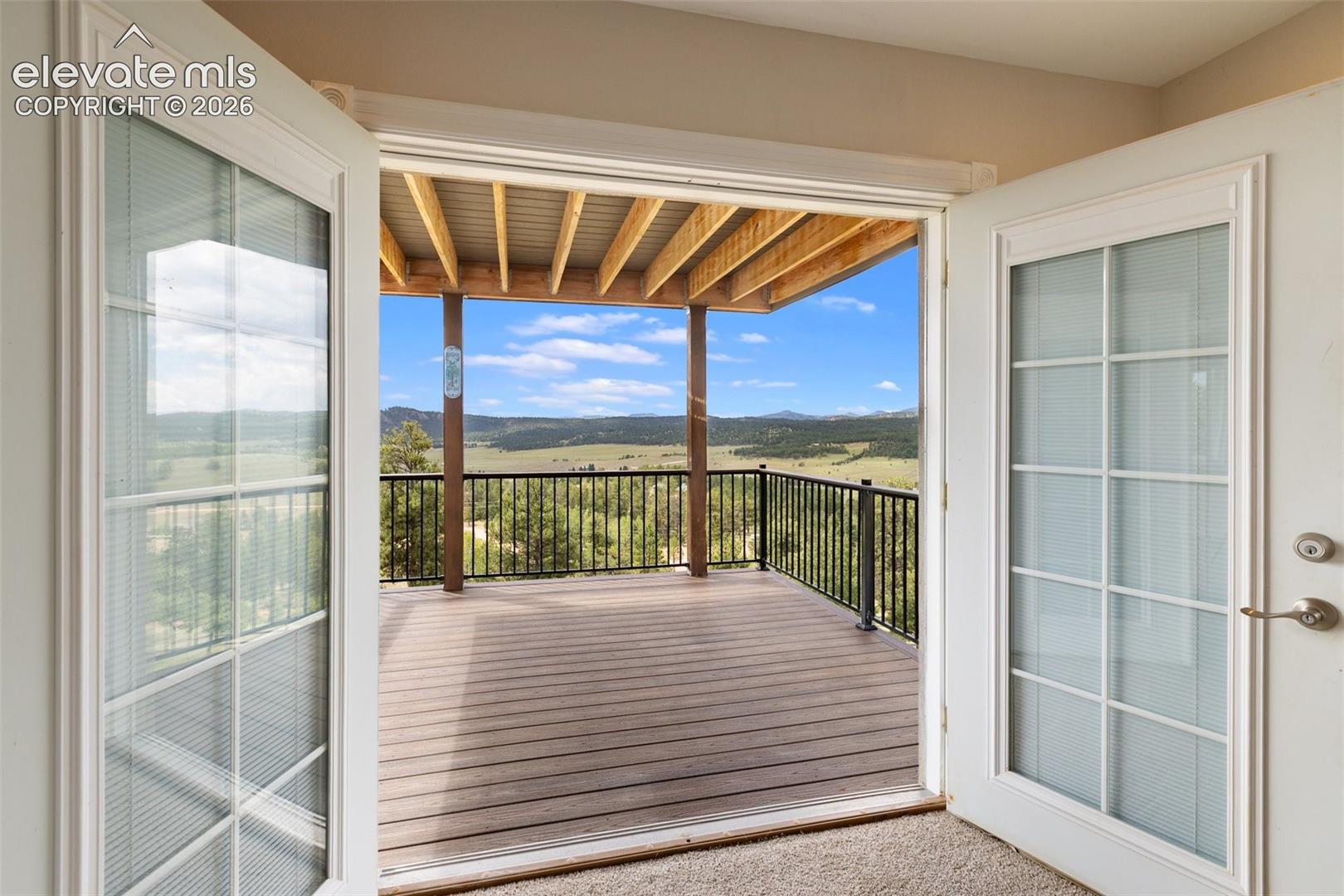Listing photo 16 for 127 Carlton Circle