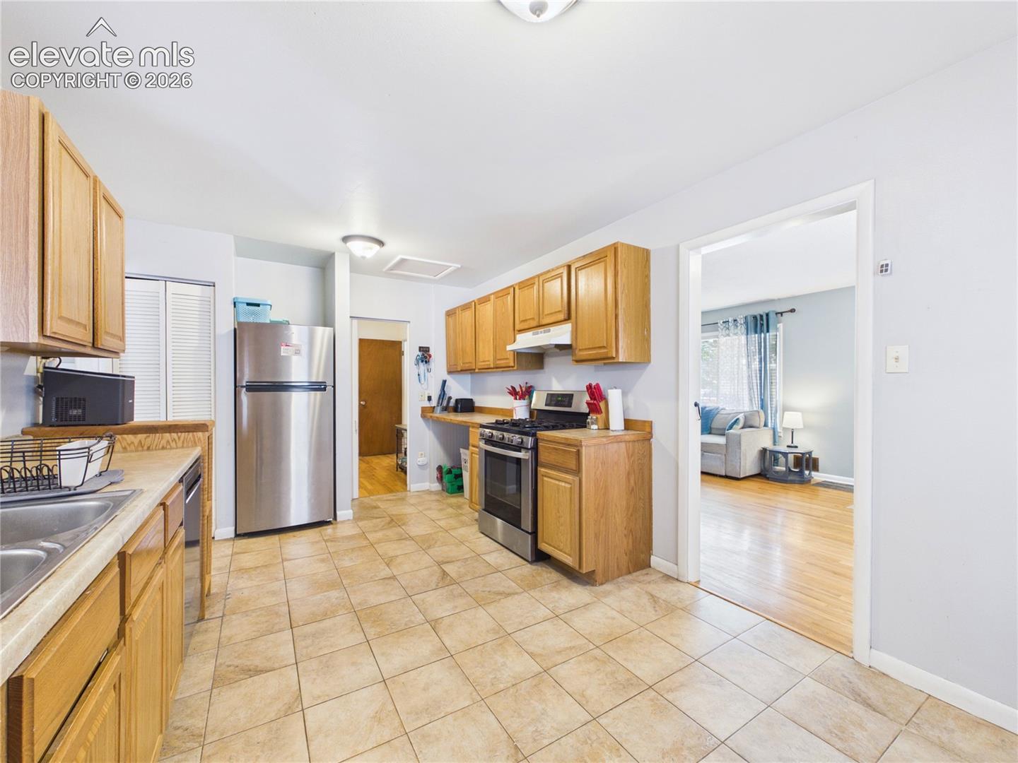 Listing photo 12 for 1615 Englewood Drive
