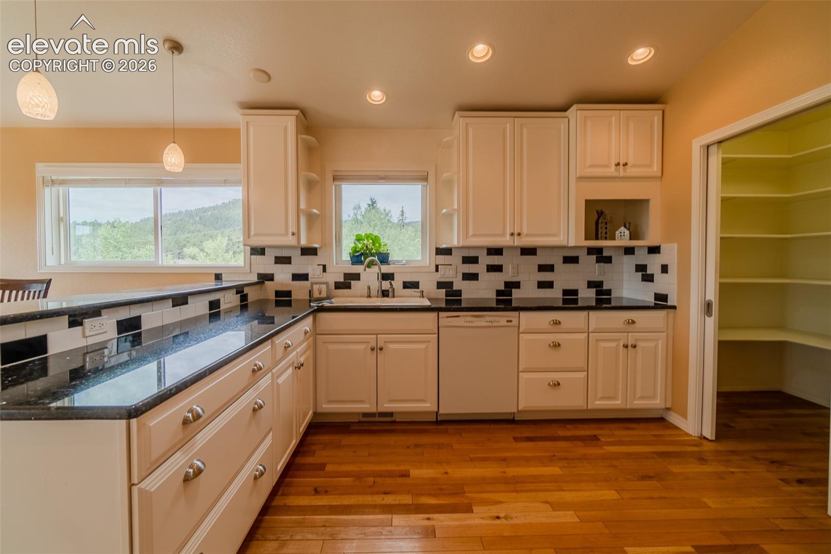 Listing photo 26 for 219 Dewell Road