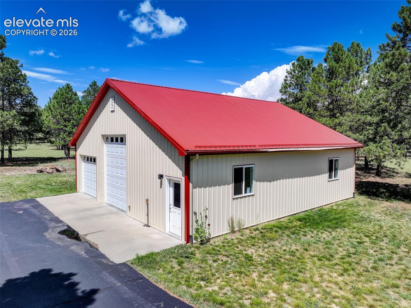 Listing photo 37 for 11570 Milford Road