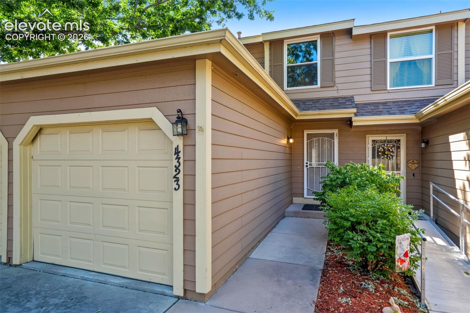 4323 Hunting Meadows Circle, photo 2