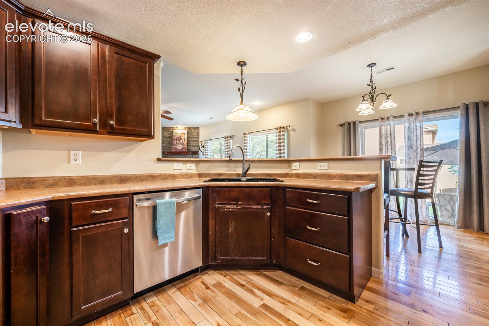 Listing photo 10 for 5078 Hummingbird Court